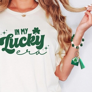 St. Patrick's Day beaded bracelet keychain with green clover envelope pendant and tassel