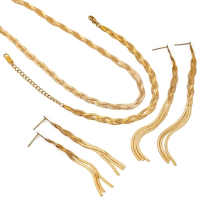 Parure de bijoux en acier inoxydable plaqué or 18 carats avec collier serpent et boucles