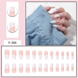 Faux ongles détaillés de style français avec motifs d'étoiles argentées et set 24.