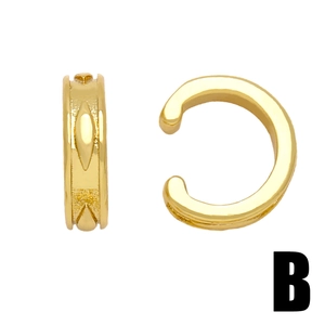 Retro gold metal ear cuff with geometric diamond texture and hip-hop minimalist style