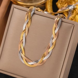 Dreifarbige geflochtene flache Schlangenkette in Gold, Roségold und Silberglanz