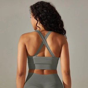Brassière de yoga sans couture gris foncé avec bretelles croisées et bande de maintien
