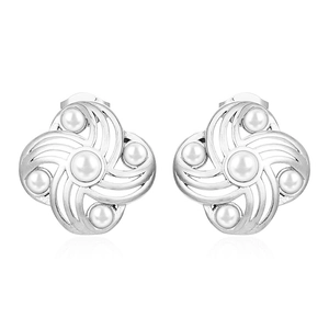 Boucles d'oreilles moulin à vent en acier argenté avec perles sur fond blanc