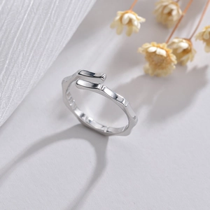 Minimalist silver bamboo design stackable ring in stainless steel for women fashion