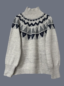 Retro damescoltrui met blauw Noords geometrisch jacquardpatroon in grijze kleur