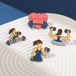 Lot de quatre épingles en émail fitness avec poids et thème Crossfit sur fond bleu