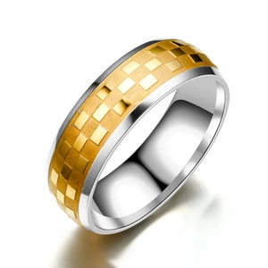 6mm two-tone titanium steel ring with gold and silver checkered relief patterns