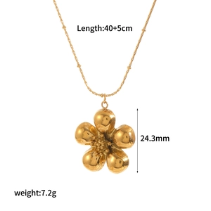 3D gold flower pendant necklace in 18k gold plated stainless steel with 40+5cm chain length