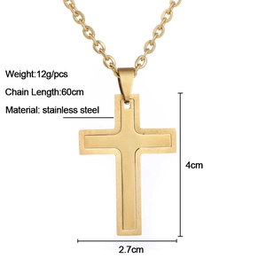 Detailansicht des goldenen Edelstahl-Kreuzanhängers mit 60 cm Kettenlänge und Maßen