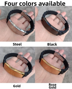 Détail de bracelets en silicone et acier inoxydable en couleurs acier, noir, or et rose