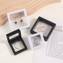 Collection de boîtes à bijoux carrées noires et blanches pour bagues et boucles d'oreilles
