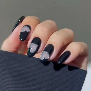 Black Oval Press On Nails Silver Glitter Hollow Heart Sweet Cool Style Glossy Artificial Fingernails