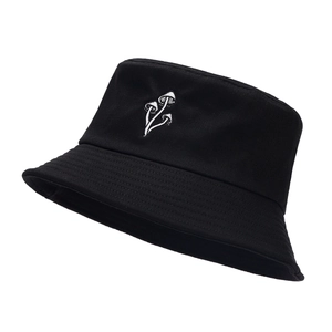 Bob classique noir en coton avec broderie champignon vintage vue sous un profil latéral
