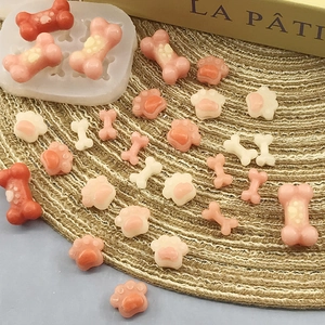 Stampo in silicone alimentare con mini zampa di gatto e osso per cioccolato e torte