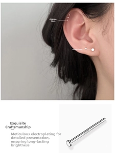 Dettaglio degli orecchini a lobo in argento S999 nelle misure da 1 mm e 3 mm