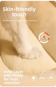 Gros plan du panier pour animaux en velours nuage doux avec polaire chaude et tissu doux