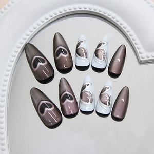 Faux ongles stiletto avec œil de chat cœur et papillon argenté, ensemble de 10 pièces