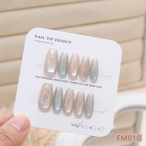 Faux ongles œil de chat bleus avec motif flamme blanche et fini nacré, taille XS