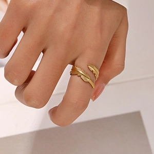 18K vergoldeter Federring mit verstellbarem offenem Band für Damen in stilvoller Optik