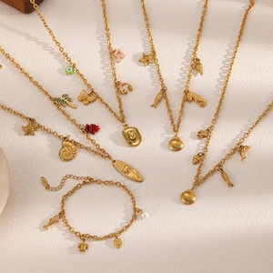 Collier À Charmes Thème Océan Acier Inoxydable Plaqué Or Avec Pendentifs Étoile De Mer Coquillage Tortue Pour Vacances Été Femmes
