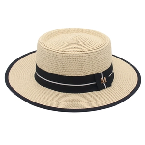 Cappello di paglia stile francese a tesa larga con nastro nero e logo M con cristalli