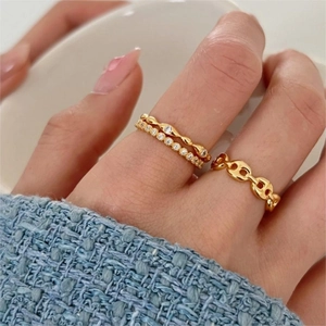 Elegant 925 sterling silver gold plated pig nose chain ring with stacked zircon bands