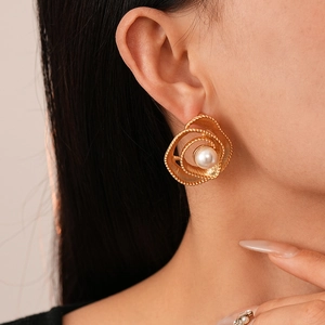 Vintage gold spiral flower earrings with white pearls for women, minimalist luxury style