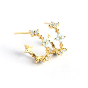 Chic S925 silver C-shaped gold earrings with milky white clover floral stone charms