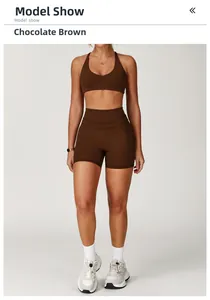 Set sportivo senza cuciture marrone cioccolato con reggiseno e pantaloncini a vita alta