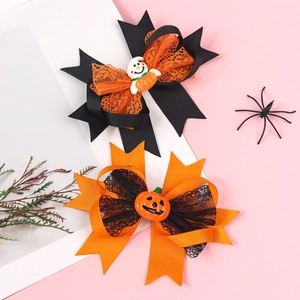 Zwei Halloween-Schleifen-Haarspangen mit Geister-Kürbis-Motiven und Spitzenakzenten