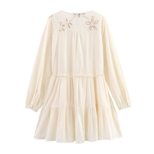 Elegant off-white cotton-linen mini dress with floral embroidery and belt detail