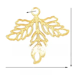 Detail view of gold-plated maple leaf pendant showing size 26x23mm and 2mm hole