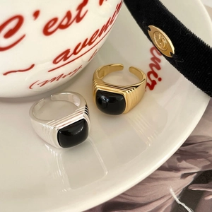 Retro S925 sterling silver adjustable rings with rectangular black onyx gemstones