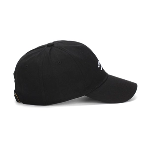 Casquette de baseball en coton noir avec broderie blanche et boucle métallique réglable