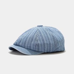 Berretto newsboy azzurro da donna con trama verticale e finitura in denim lavato