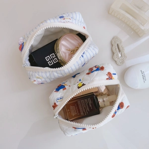 Lot de trousses à maquillage en coton matelassé avec motifs lapin et ours en bleu
