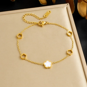 Blumen Armband Vergoldet Edelstahl Mit Weißer Perlmutt Schale Ausgeschnitten Fünf Blütenblatt Florale Kette Für Damen