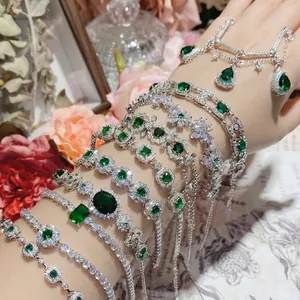 French Vintage Emerald Green Artificial Gemstone Bracelet For Women Luxury Copper Rhinestone Inlaid Flower Geometric Jewelry Gift