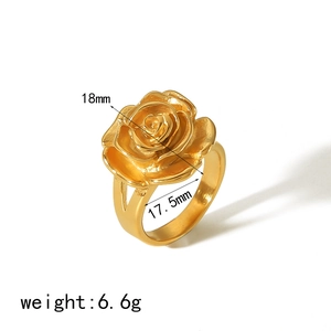 Golden 3D rose flower ring in stainless steel with 18mm diameter floral design