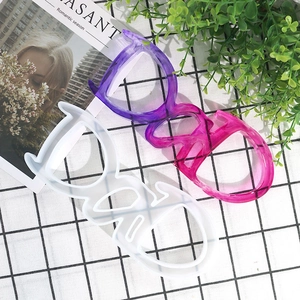 Silikonform in Dad-Buchstabenform für Harz-DIY mit violettem Farbverlauf-Ergebnis