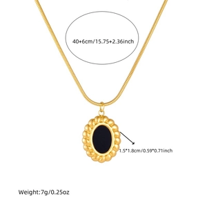 Collier doré avec pendentif ovale en coquillage et chaîne serpent avec dimensions