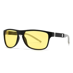 Gafas de sol TR negras para conducir con lentes polarizadas amarillas en ángulo de 30 grados