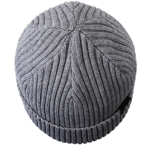 Men's grey ribbed knit beanie with warm fleece lining and minimalist side label