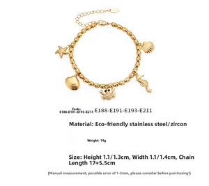 Detalle de los dijes marinos en pulsera de acero y circón con cadena de 17+5,5 cm