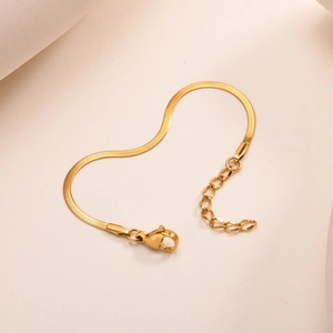 Elegant gold-plated stainless steel snake chain bracelet with adjustable lobster clasp