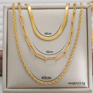 Confronto dettagliato di collane a strati placcate oro 18K da 40cm, 50cm e 60cm