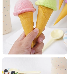 Detailansicht von PU-Eistüten mit realistischer Waffeltextur und sanften Pastellfarben