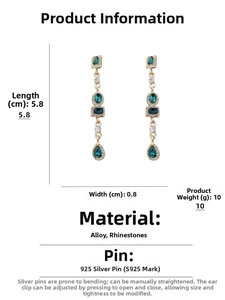 Vue détaillée des boucles d'oreilles émeraude avec tige en argent S925 et dimensions