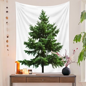 Vista dettagliata di un arazzo con albero di Natale appeso con decorazioni festive