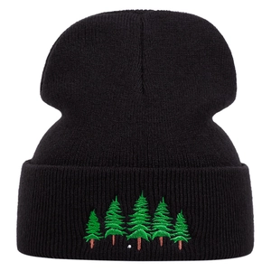 Schwarze Strickmütze mit grüner Kiefernstickerei für winterliche Outdoor-Wärme